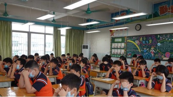 維格教育照明，點亮孩子未來的教室護(hù)眼燈